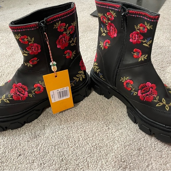 NWT Farm Rio|| Rose Embroidered Black Combat Mid Lug Boots Size 7 - Picture 5 of 9
